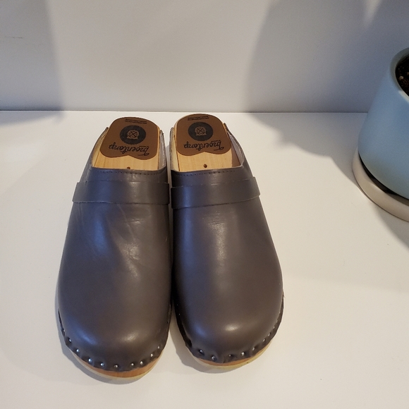 Classic Swedish Wood Clog by Troentorp - Picture 6 of 8